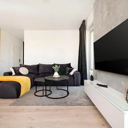 Grand I Premium 3-Room Apart With Parking I 2 Bathrooms I Terrace *