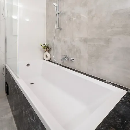 Grand I Premium 3-Room Apart With Parking I 2 Bathrooms I Terrace *