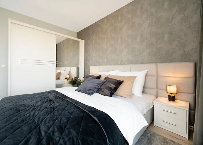 Kopcinskiego - Z Parkingiem I Dwoma Lazienkami