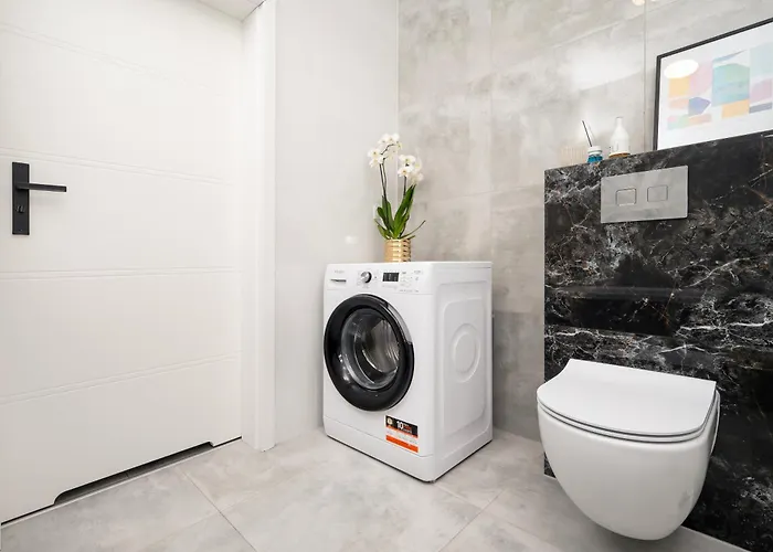 Kopcinskiego - Z Parkingiem I Dwoma Lazienkami وودج