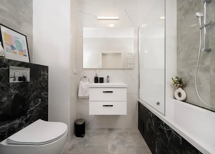 Kopcinskiego - Z Parkingiem I Dwoma Lazienkami شقة