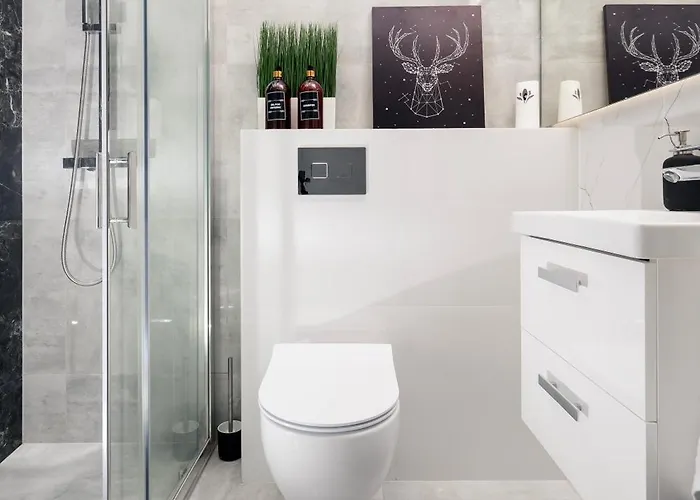 Kopcinskiego - Z Parkingiem I Dwoma Lazienkami