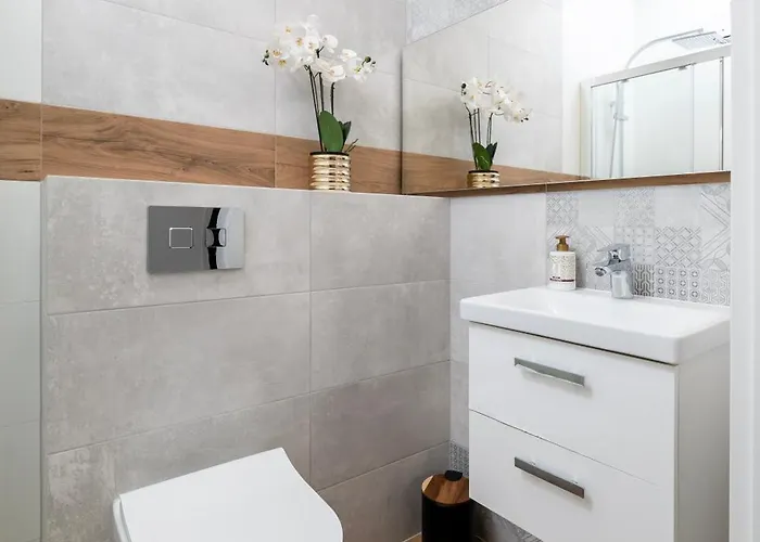 Kopcinskiego - Z Parkingiem I Dwoma Lazienkami * وودج