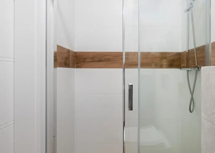 Kopcinskiego - Z Parkingiem I Dwoma Lazienkami Łódź