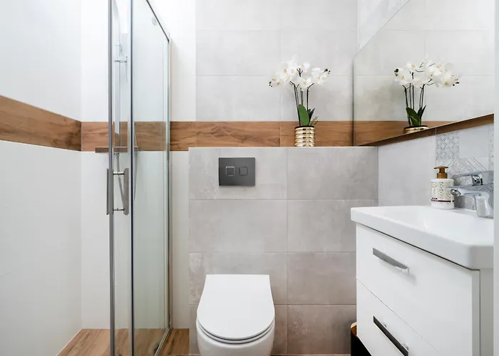 Kopcinskiego - Z Parkingiem I Dwoma Lazienkami * وودج